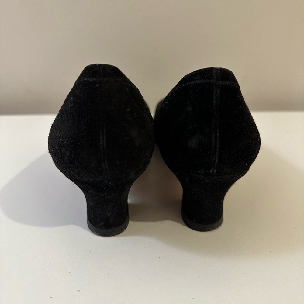 vintage suede Ferragamo heels - Picture 3 of 5